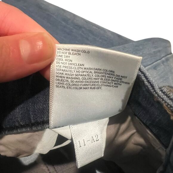 Uniqlo jeans light wash skinny jeans. Size 26 - Picture 5 of 8